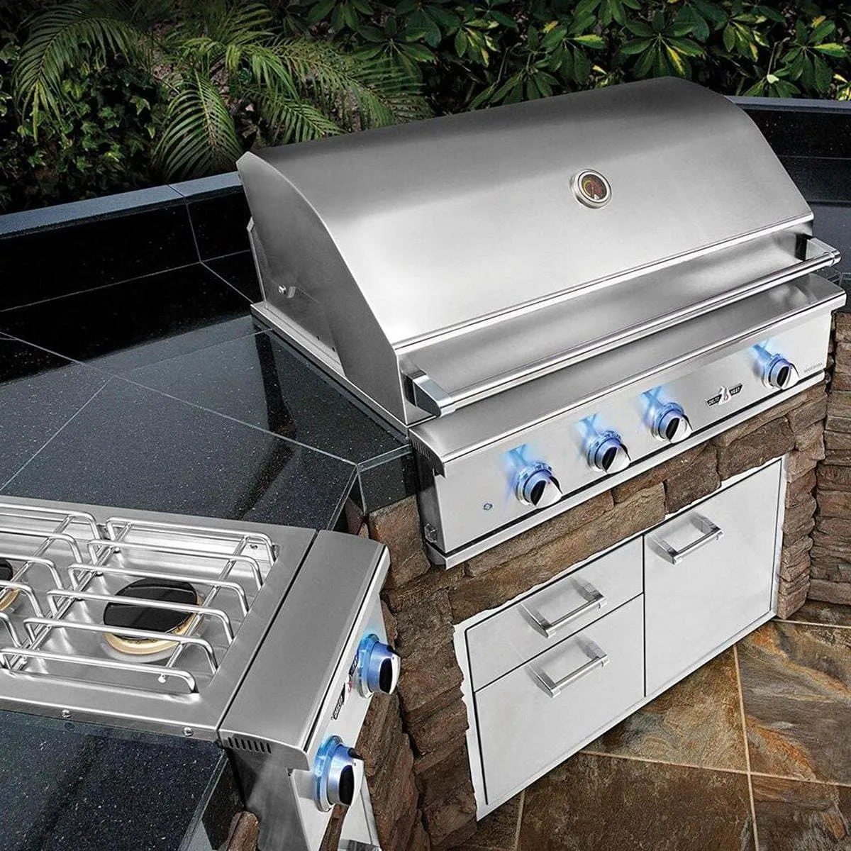 Delta Heat 32" 3 Burner Built-In Gas Grill