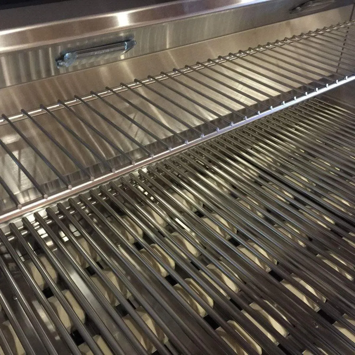 Delta Heat 32" 3 Burner Built-In Gas Grill