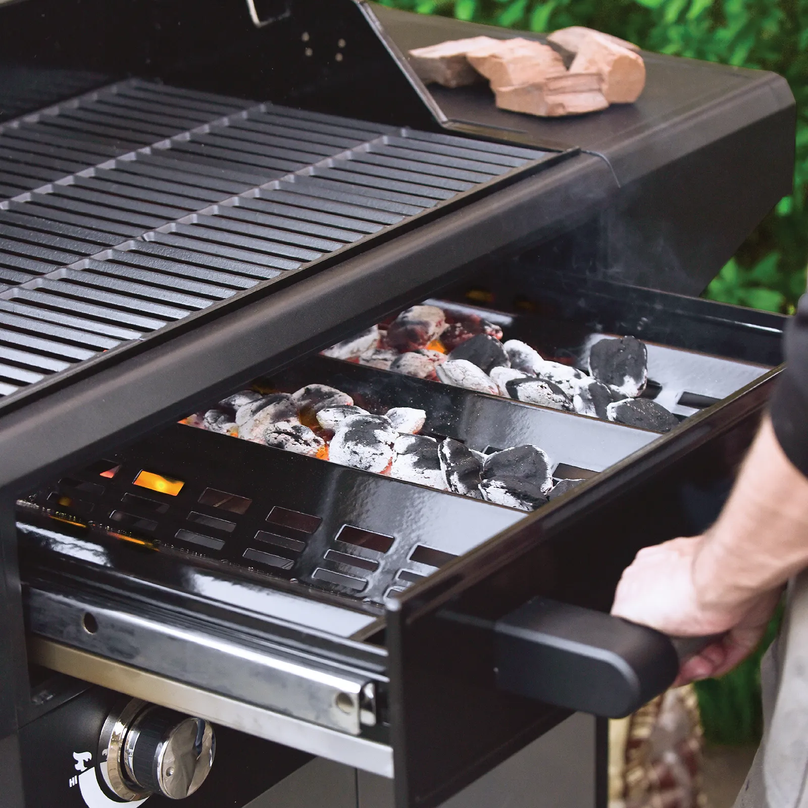 Flavor Pro™ Multi-Fuel Grill