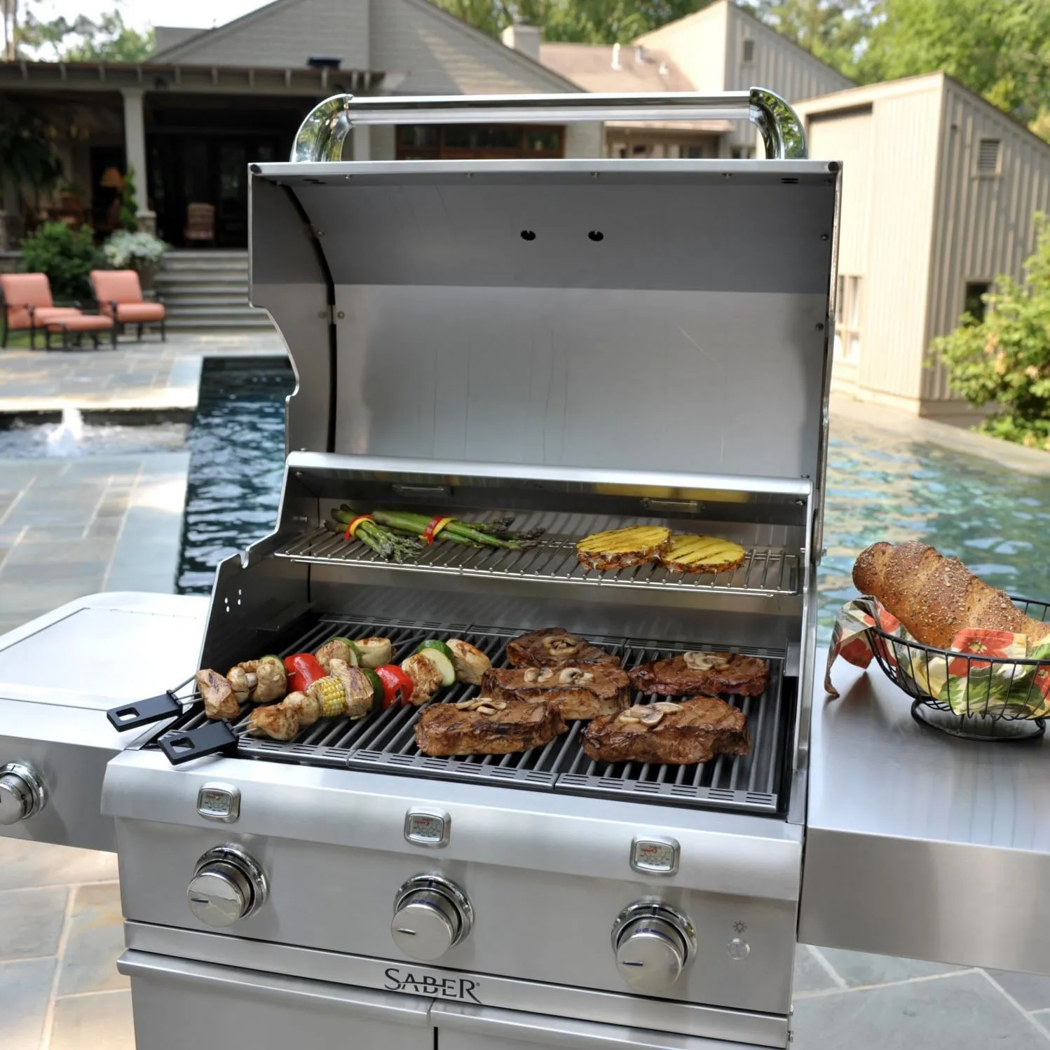 Saber Grills: 500 Series 3-Burner Cart Grill (LP)