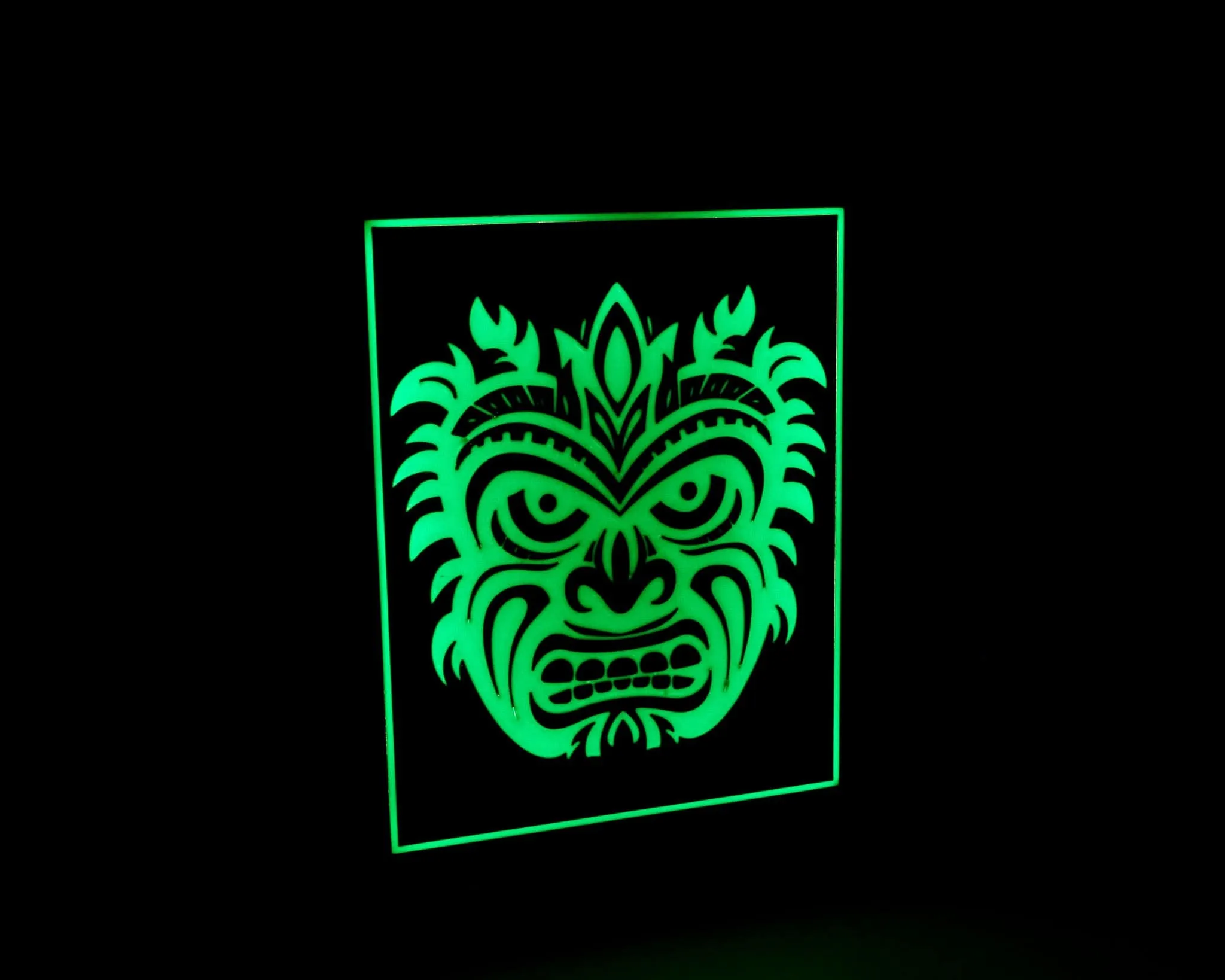 Tiki Mask Lightbox: Illuminate Your Hawaiian Paradise!